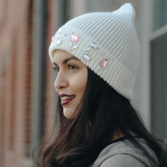 NWT Women’s Ivory Pink & Silver Rhinestone Beanie - Picture 2 of 4